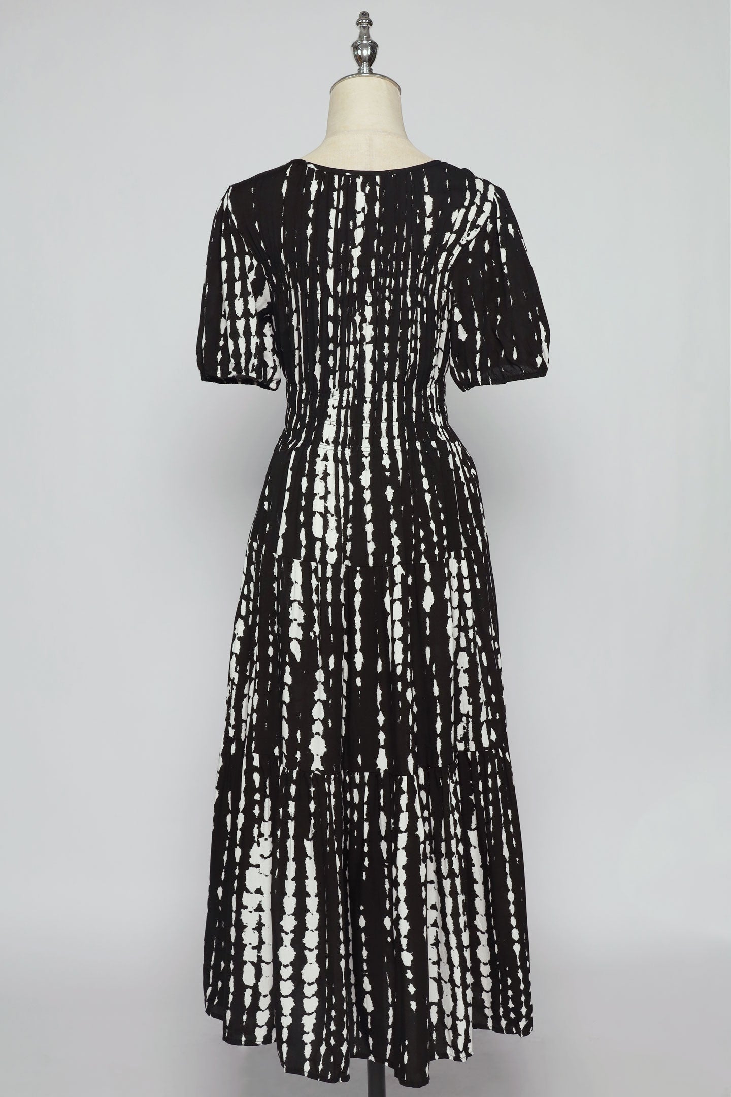 PO - Xoxo Dress in BW Abstract