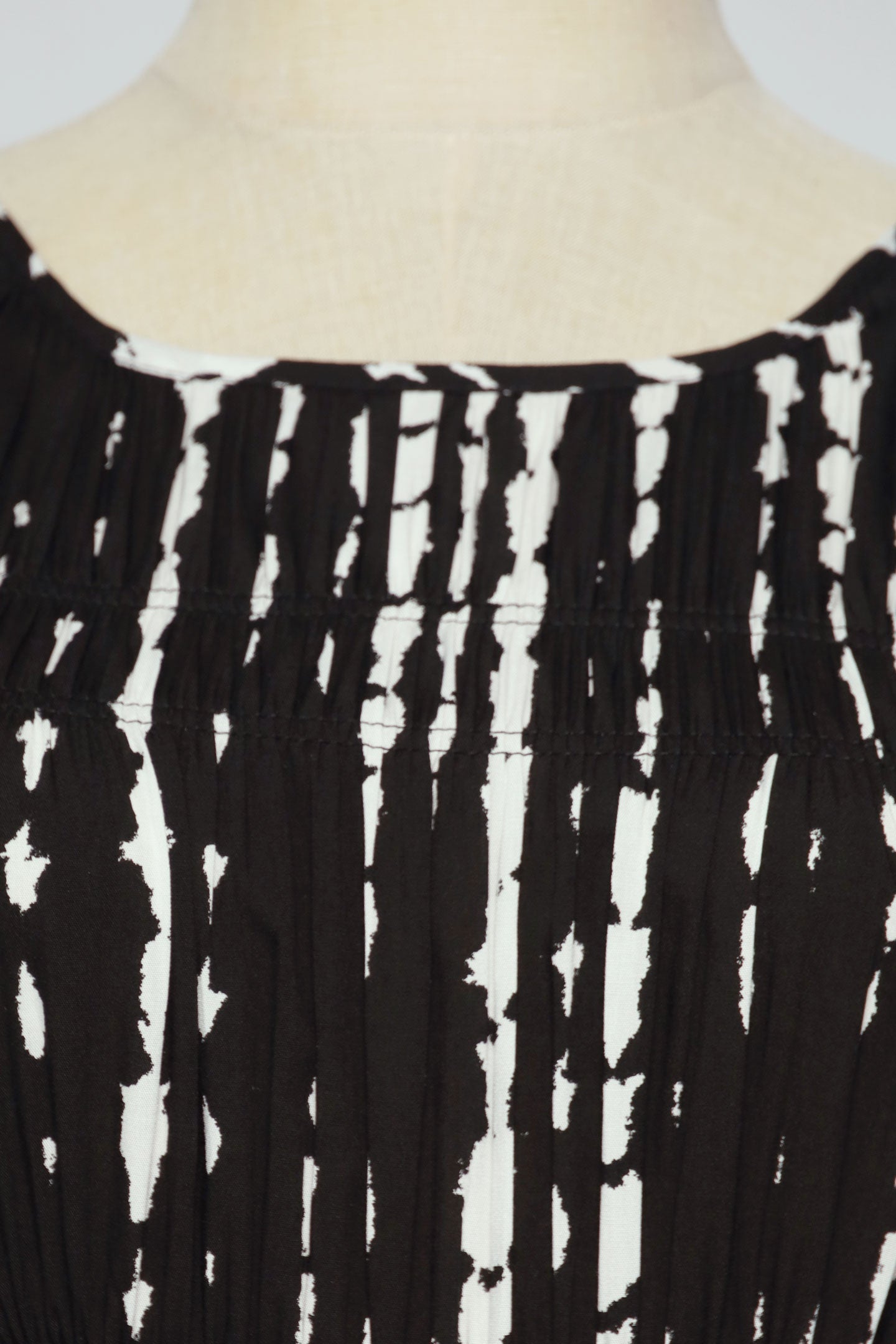 PO - Xoxo Dress in BW Abstract