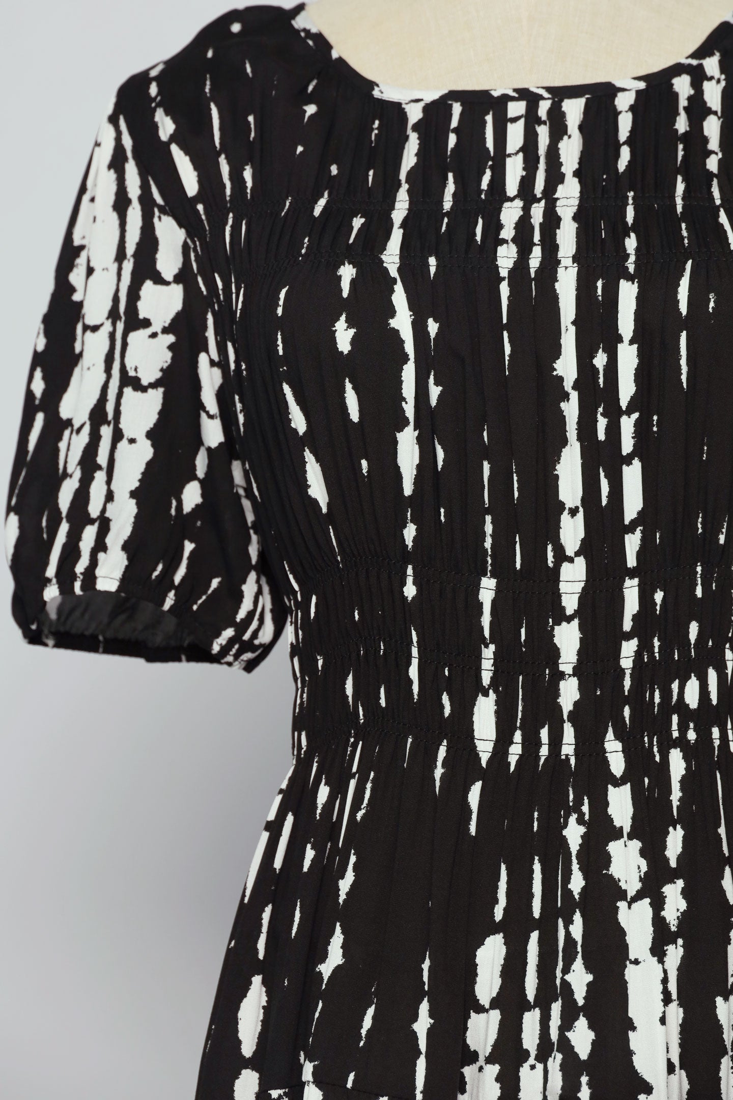 PO - Xoxo Dress in BW Abstract