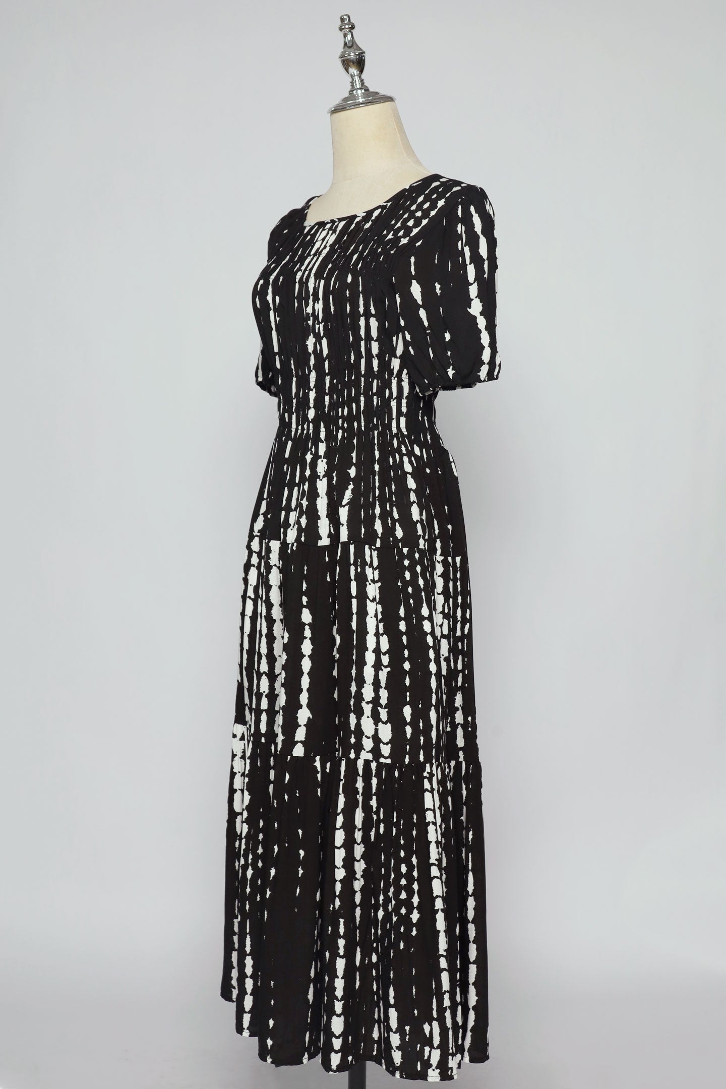 PO - Xoxo Dress in BW Abstract