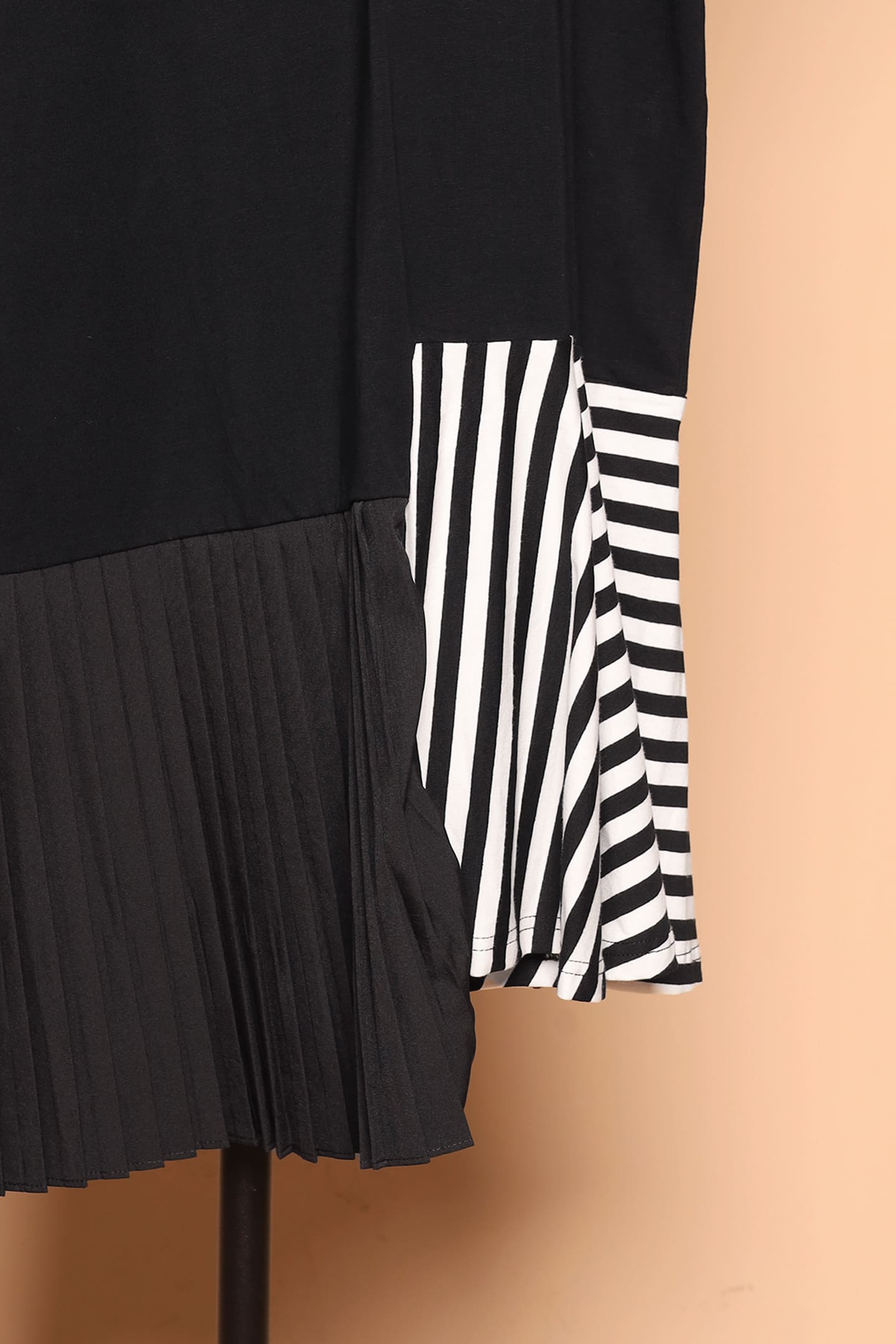 PO - Yara Monochrome Dress